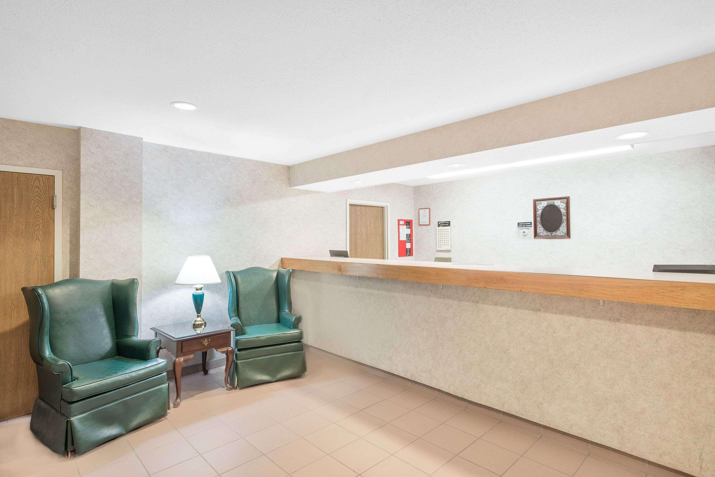 Super 8 By Wyndham Canandaigua Exterior foto