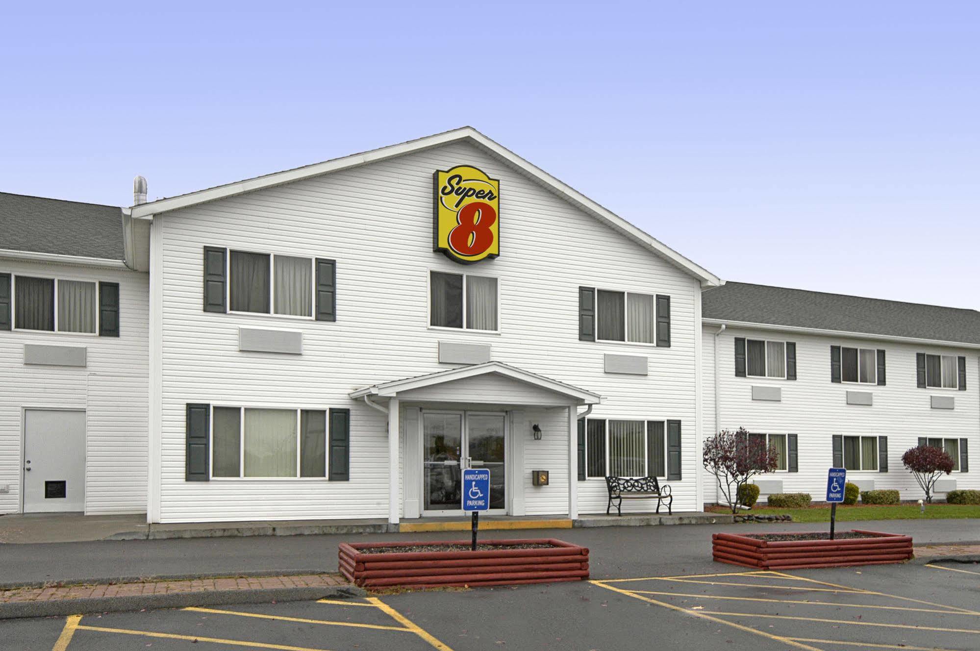 Super 8 By Wyndham Canandaigua Exterior foto
